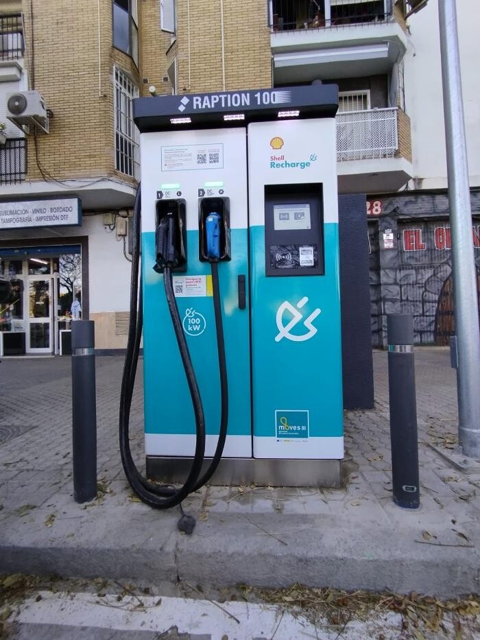 Images ACCIONA Charging Station