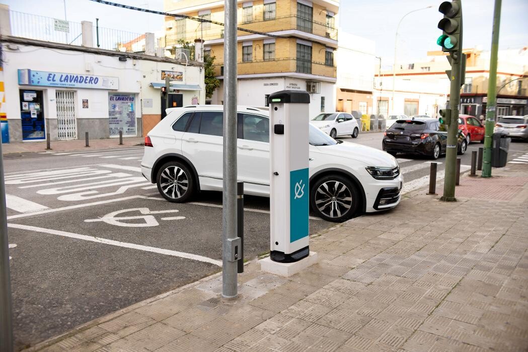 Images Shell Recharge Charging Station