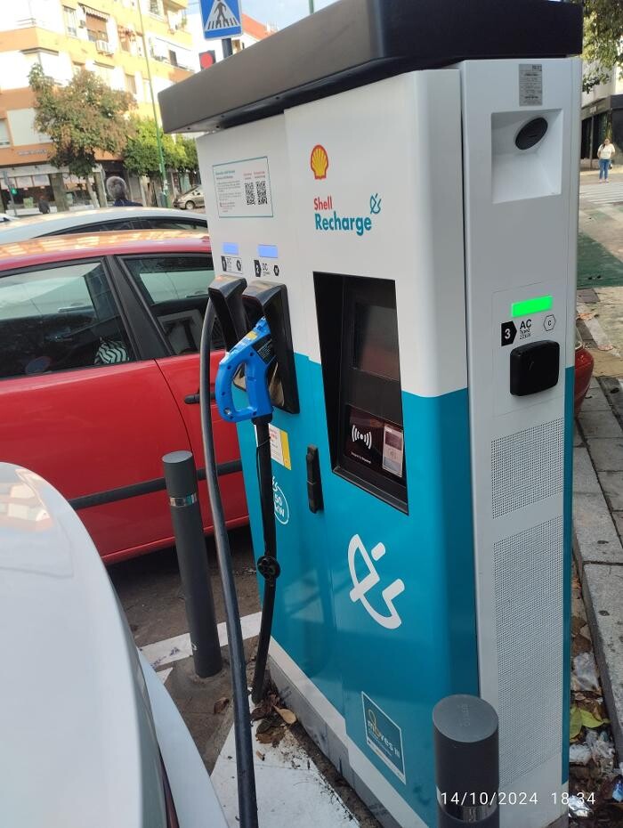 Images ACCIONA Charging Station