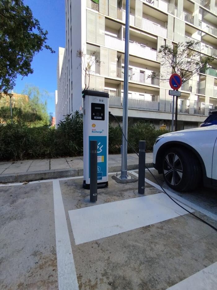 Images ACCIONA Charging Station
