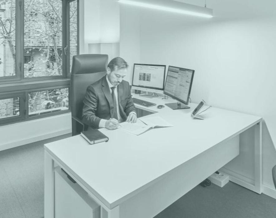 Images Iuris Diligence S L P