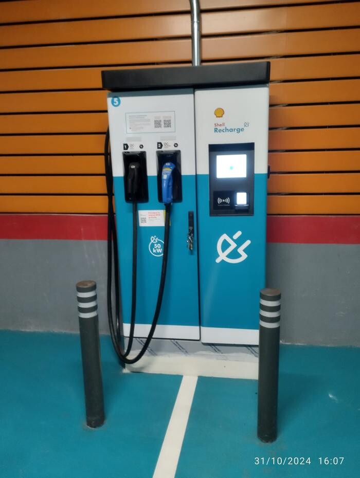 Images Shell Recharge Charging Station