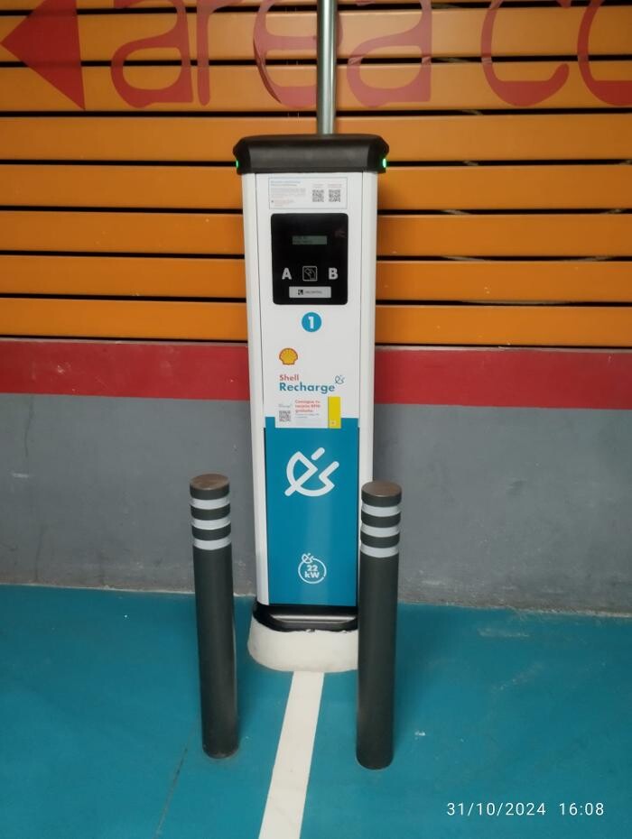 Images Shell Recharge Charging Station