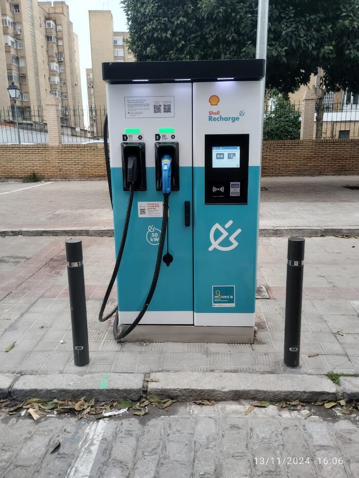 Images Shell Recharge Charging Station