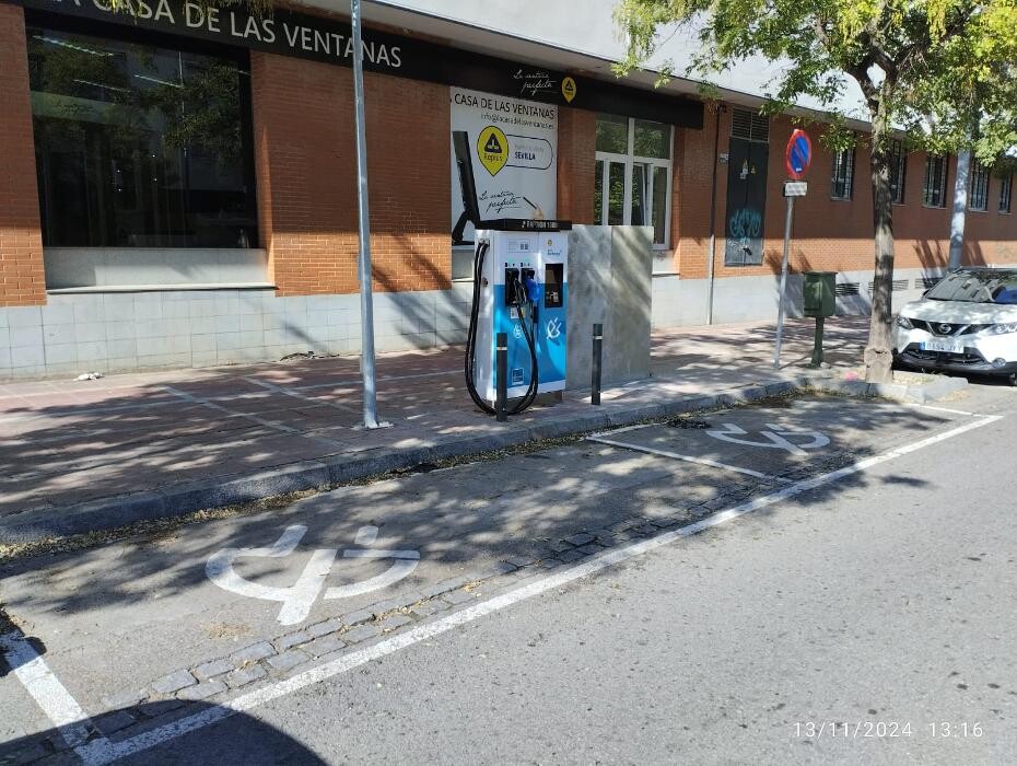 Images ACCIONA Charging Station