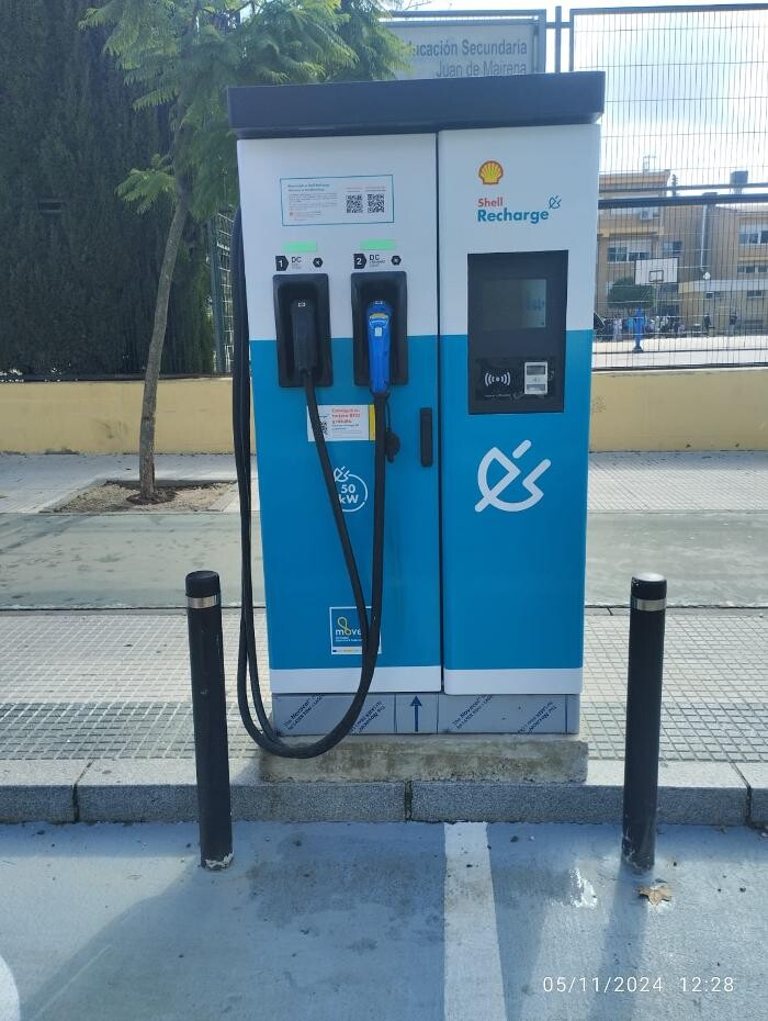 Images ACCIONA Charging Station