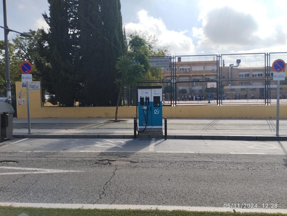 Images ACCIONA Charging Station
