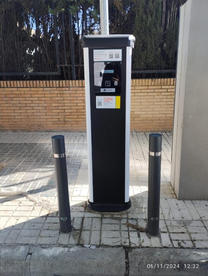 Images Shell Recharge Charging Station