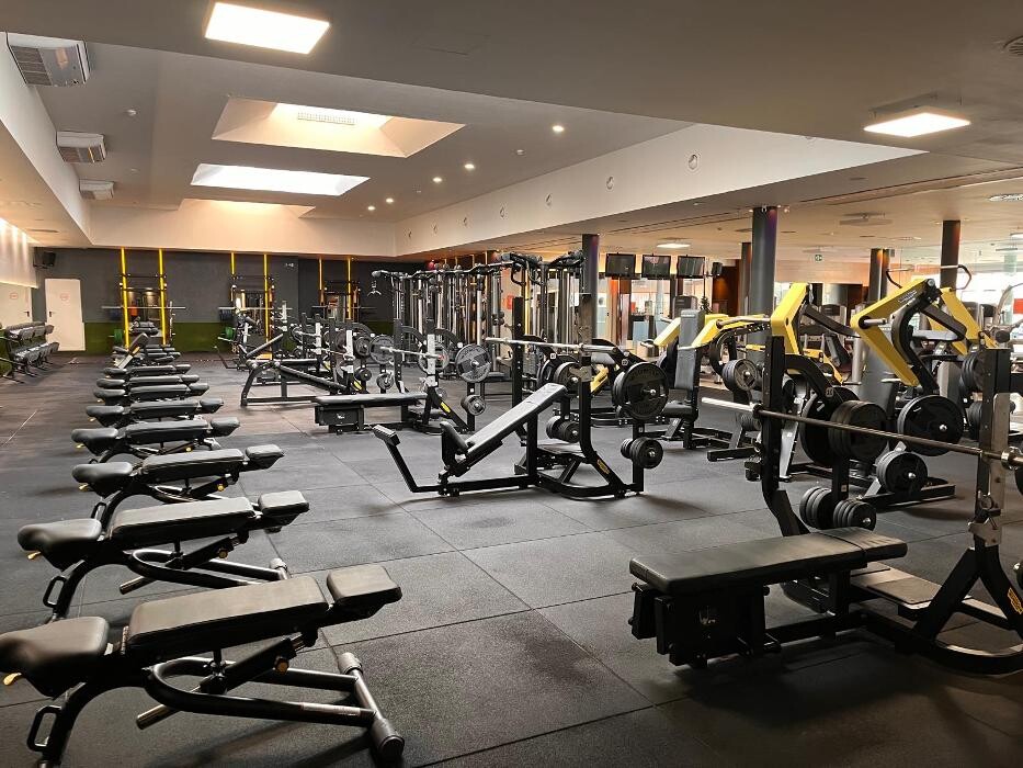 Images Gimnasio VivaGym Torrelavega