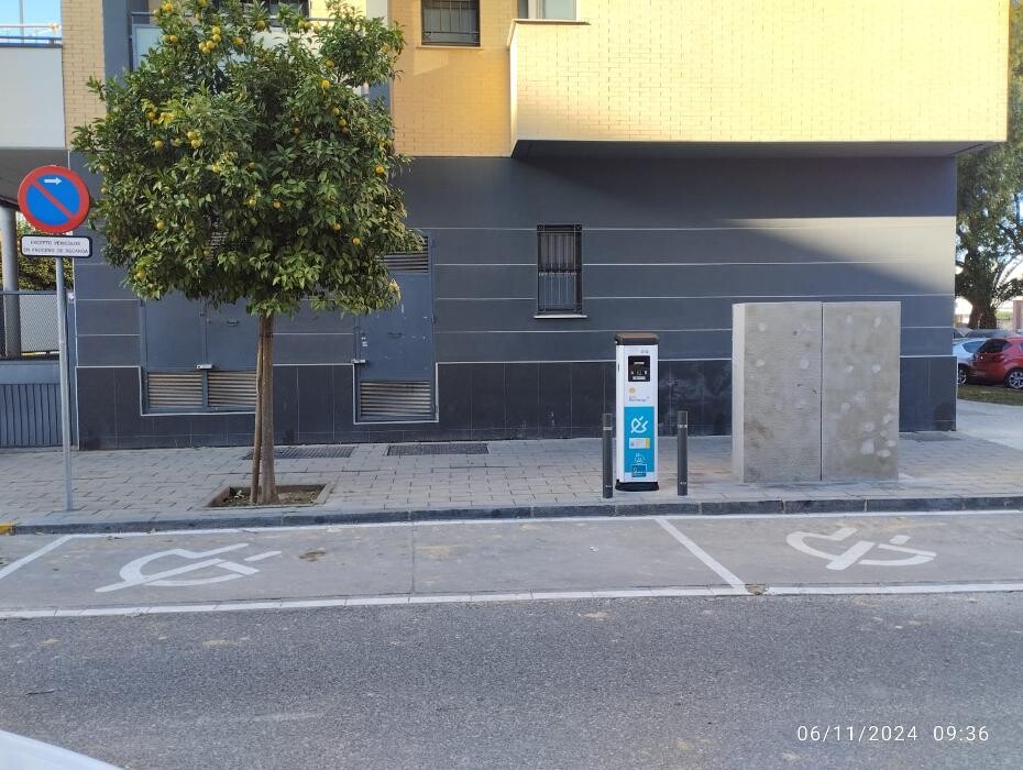 Images ACCIONA Charging Station