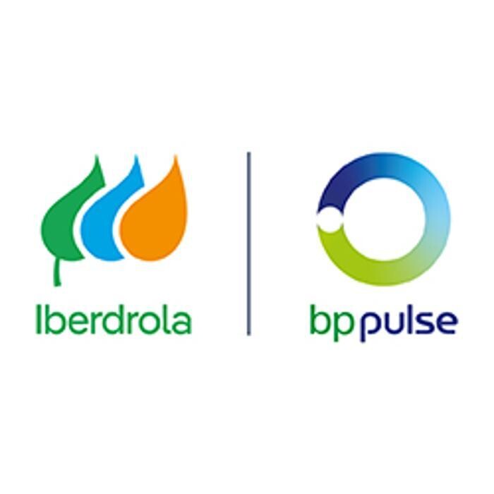 Iberdrola | bp pulse estación de recarga Logo