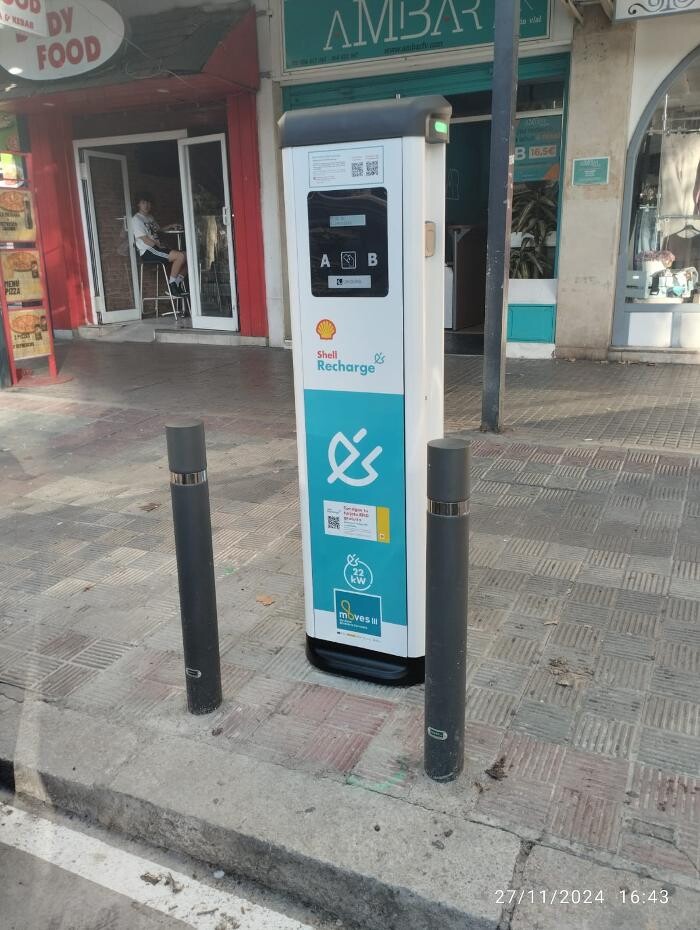 Images Shell Recharge Charging Station