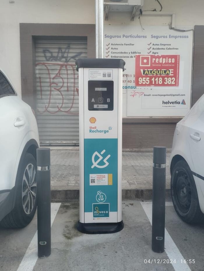 Images Shell Recharge Charging Station