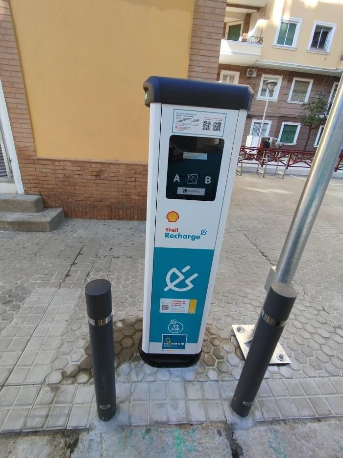 Images Shell Recharge Charging Station