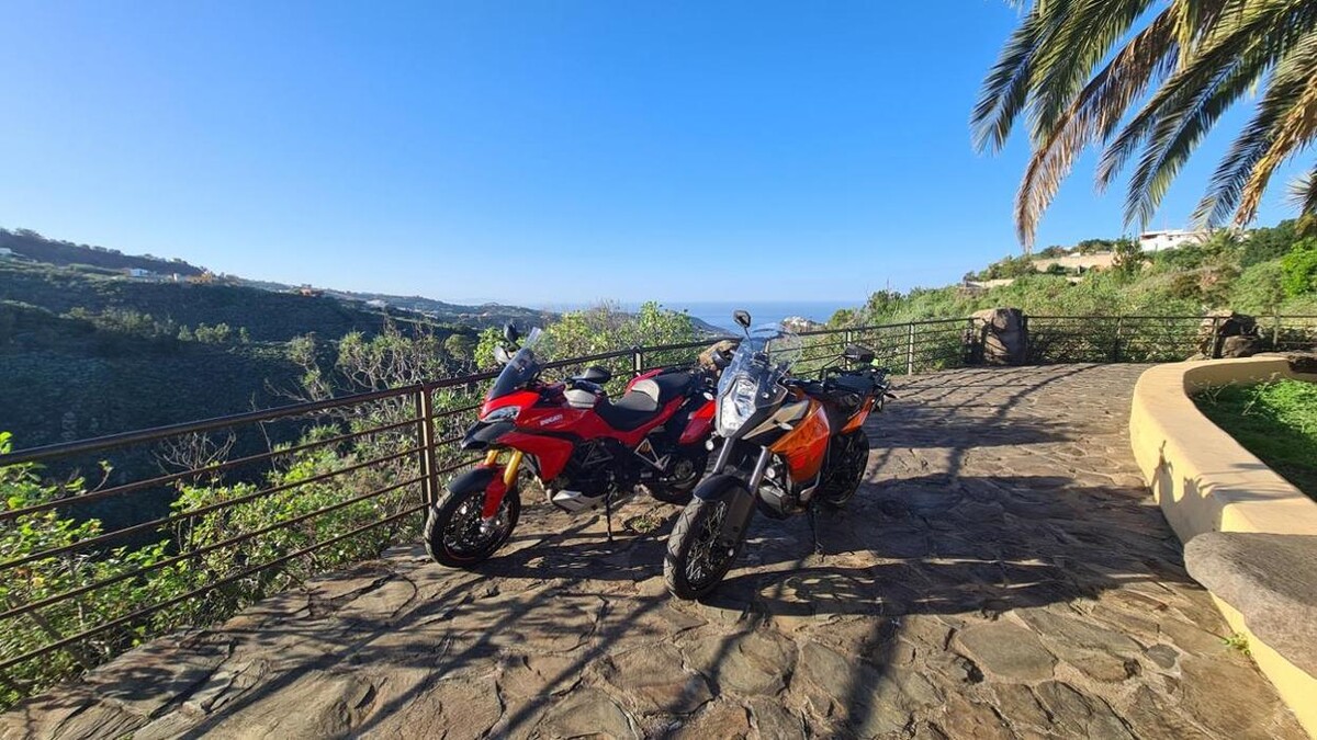 Images Pic y Poc Motos Canarias