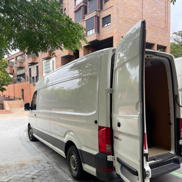 Images Alquila Furgo Madrid