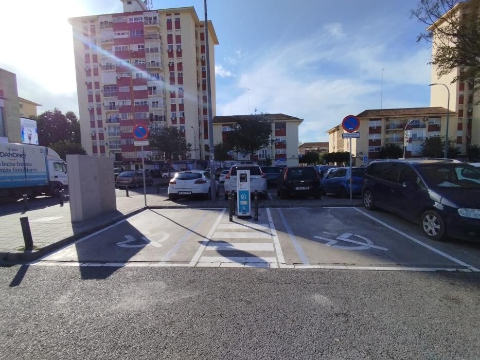 Images ACCIONA Charging Station