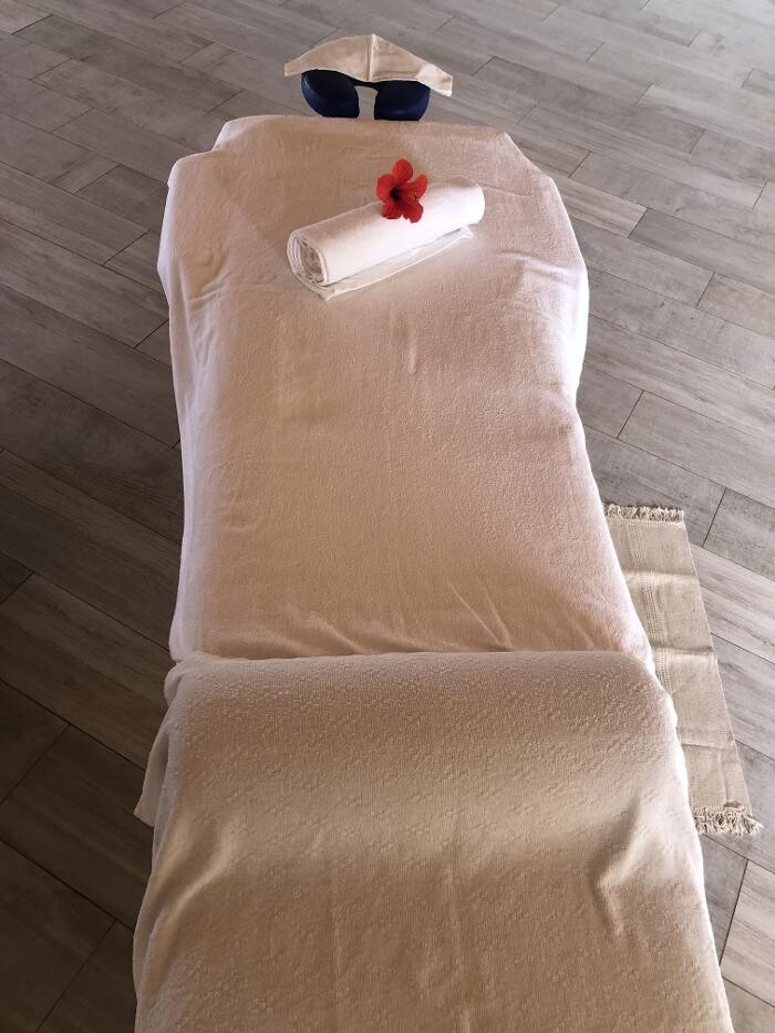 Images Manuel Quiromasaje - Holistic wellness massage therapist