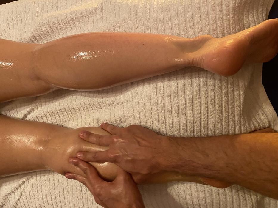 Images Manuel Quiromasaje - Holistic wellness massage therapist