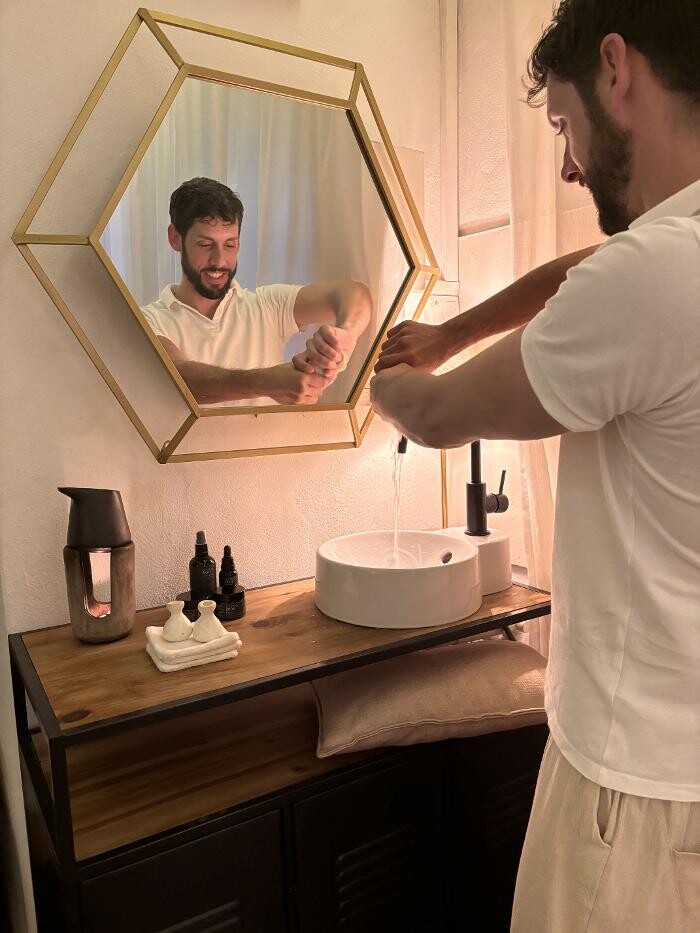 Images Manuel Quiromasaje - Holistic wellness massage therapist