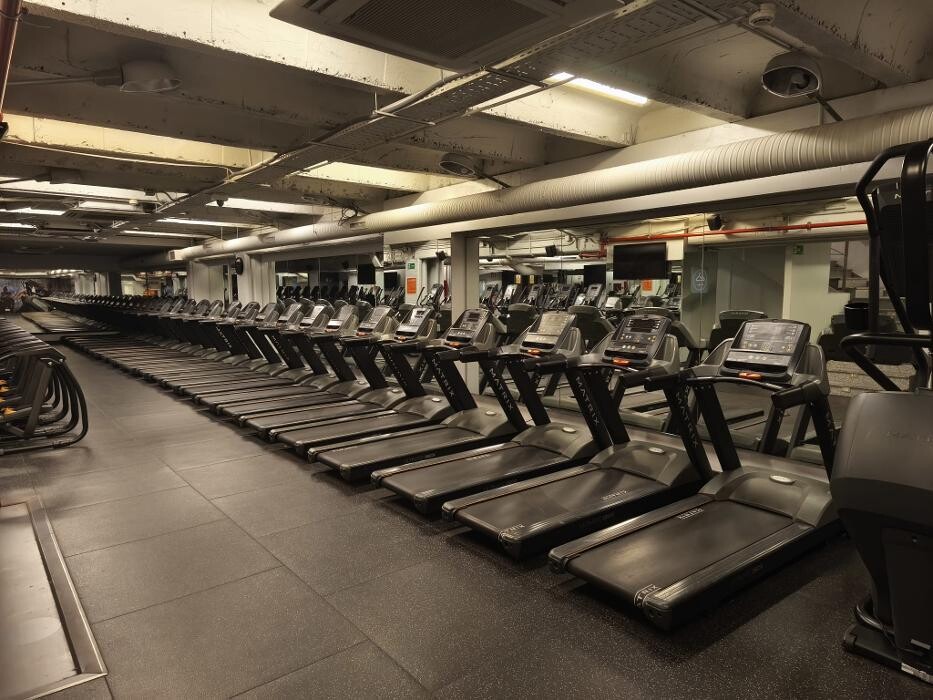 Images Gimnasio VivaGym Alberto Aguilera