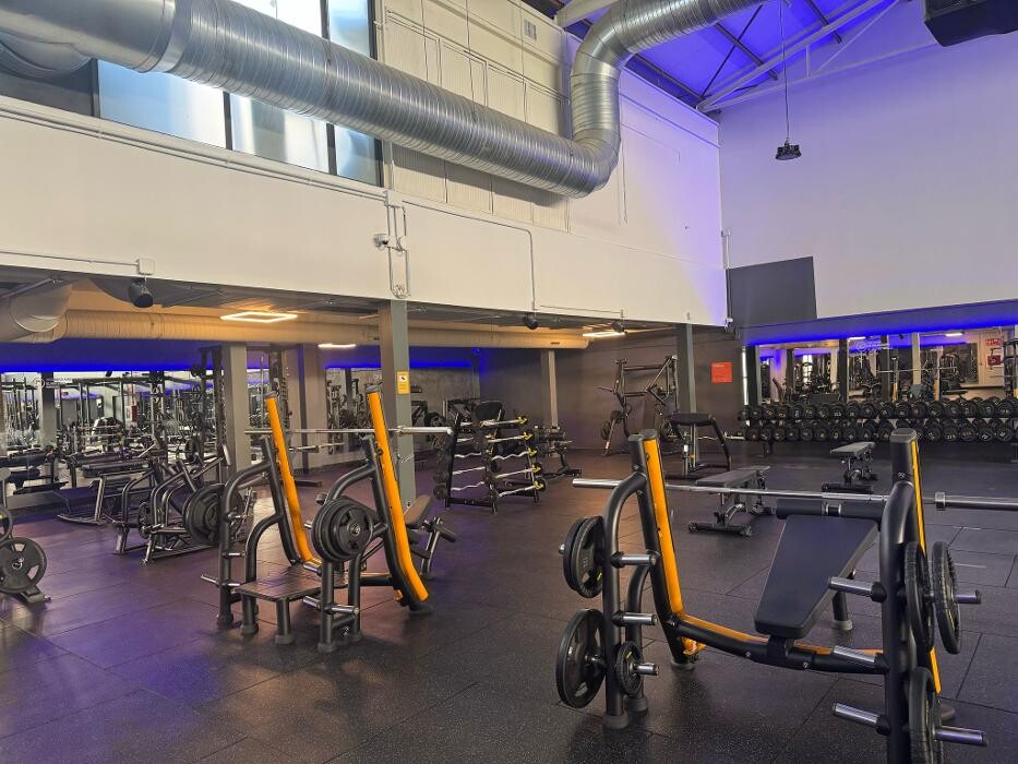 Images Gimnasio VivaGym Mercado de Villaverde