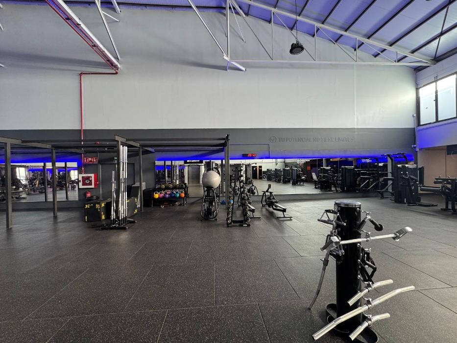 Images Gimnasio VivaGym Mercado de Villaverde