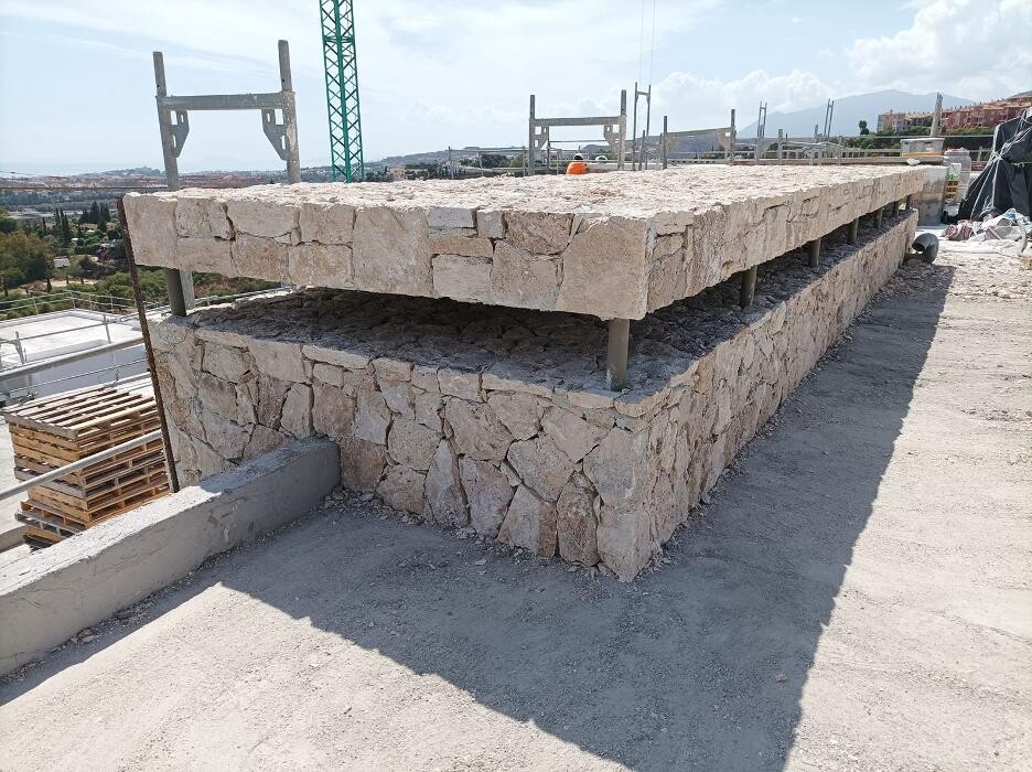 Images CONSTRUCCION DE MUROS REYES SL