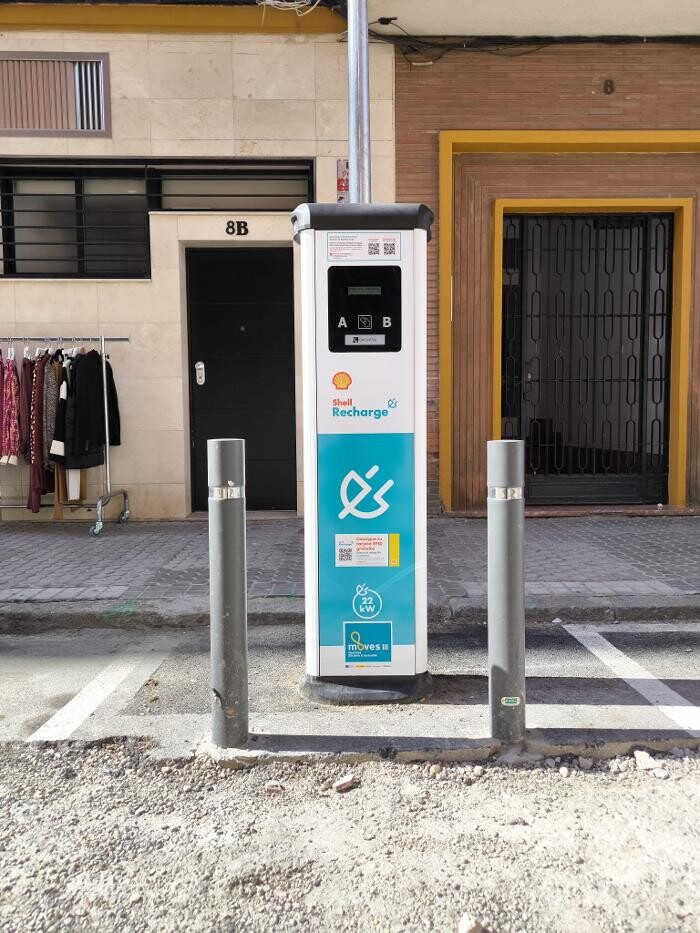 Images Shell Recharge Charging Station