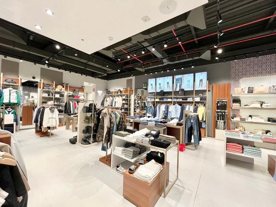 Images GUESS OUTLET A CORUÑA