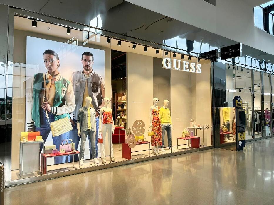 Images GUESS OUTLET A CORUÑA