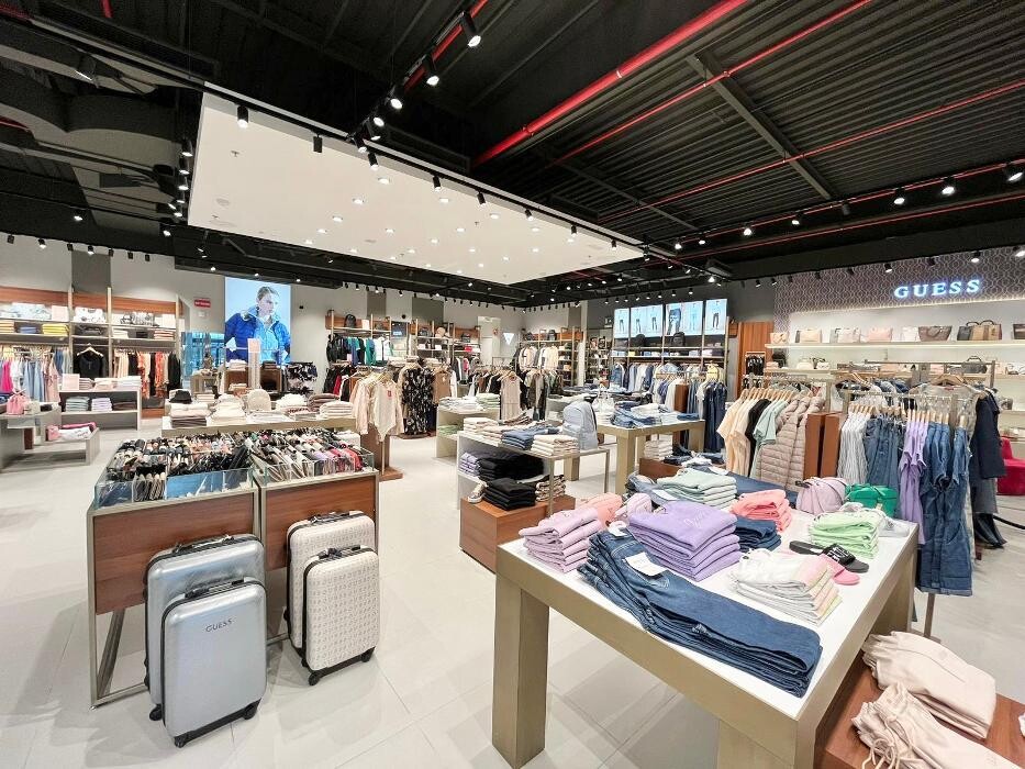 Images GUESS OUTLET A CORUÑA