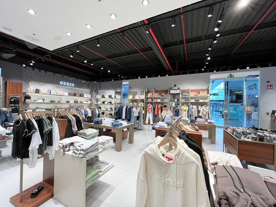 Images GUESS OUTLET A CORUÑA