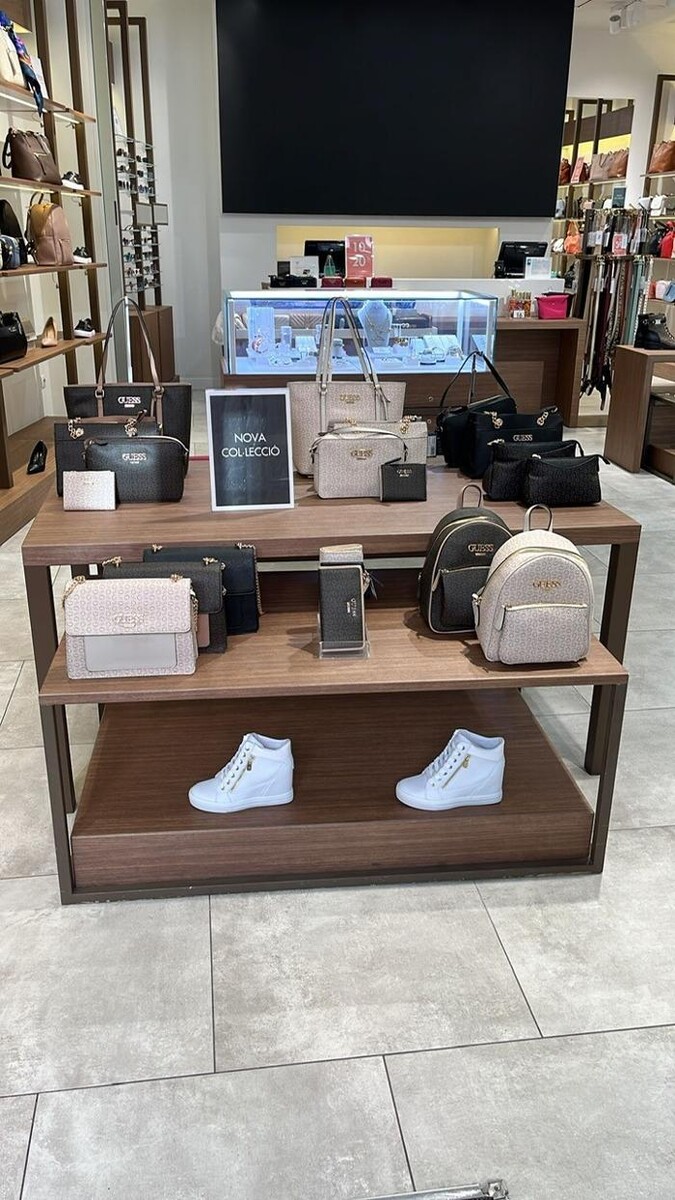 Images GUESS ACCESSORIES