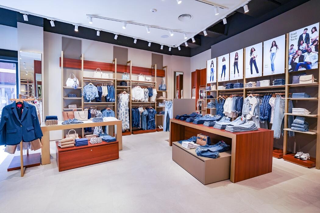 Images GUESS OUTLET BONAIRE