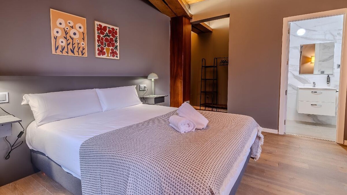 Images Hotel Barrio Húmedo by gaiarooms