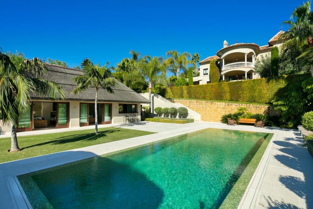 Images Gonzo Realtor Luxury Villas