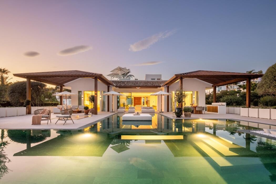 Images Gonzo Realtor Luxury Villas