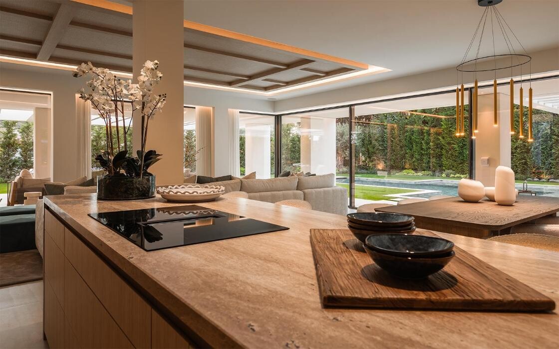 Images Gonzo Realtor Luxury Villas