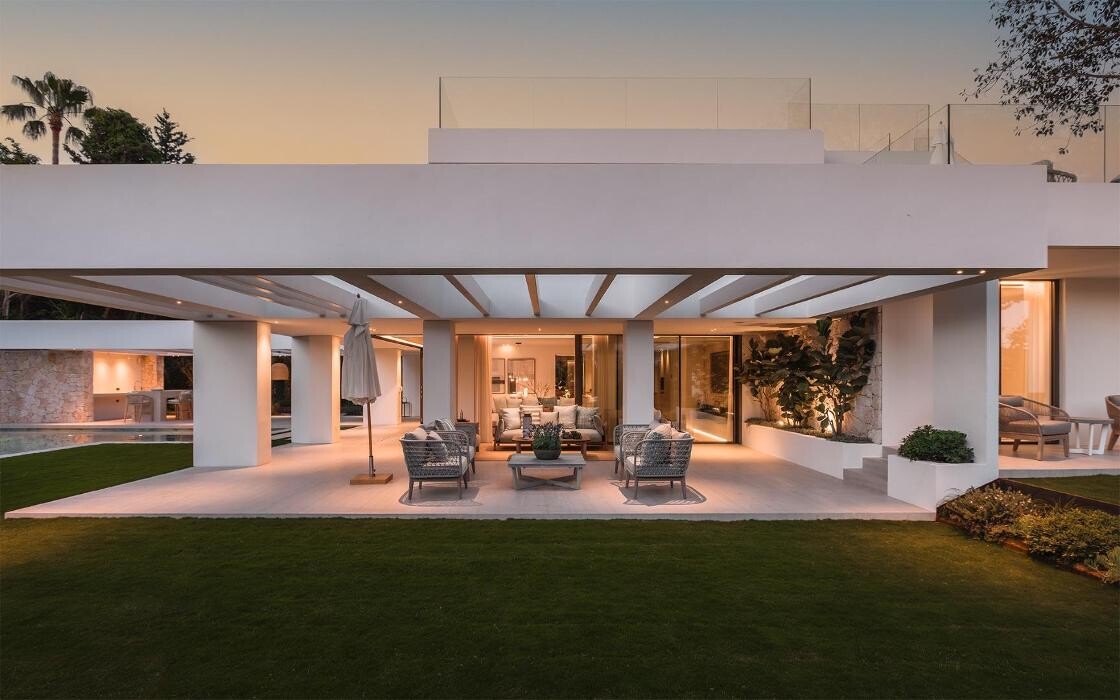 Images Gonzo Realtor Luxury Villas