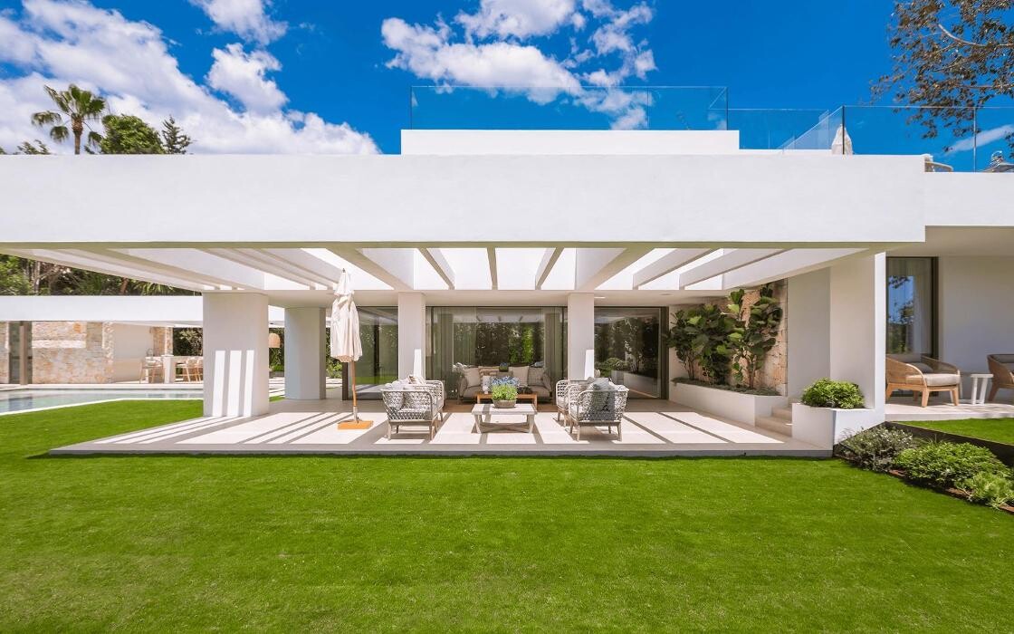 Images Gonzo Realtor Luxury Villas