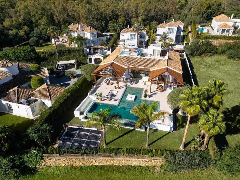 Images Gonzo Realtor Luxury Villas
