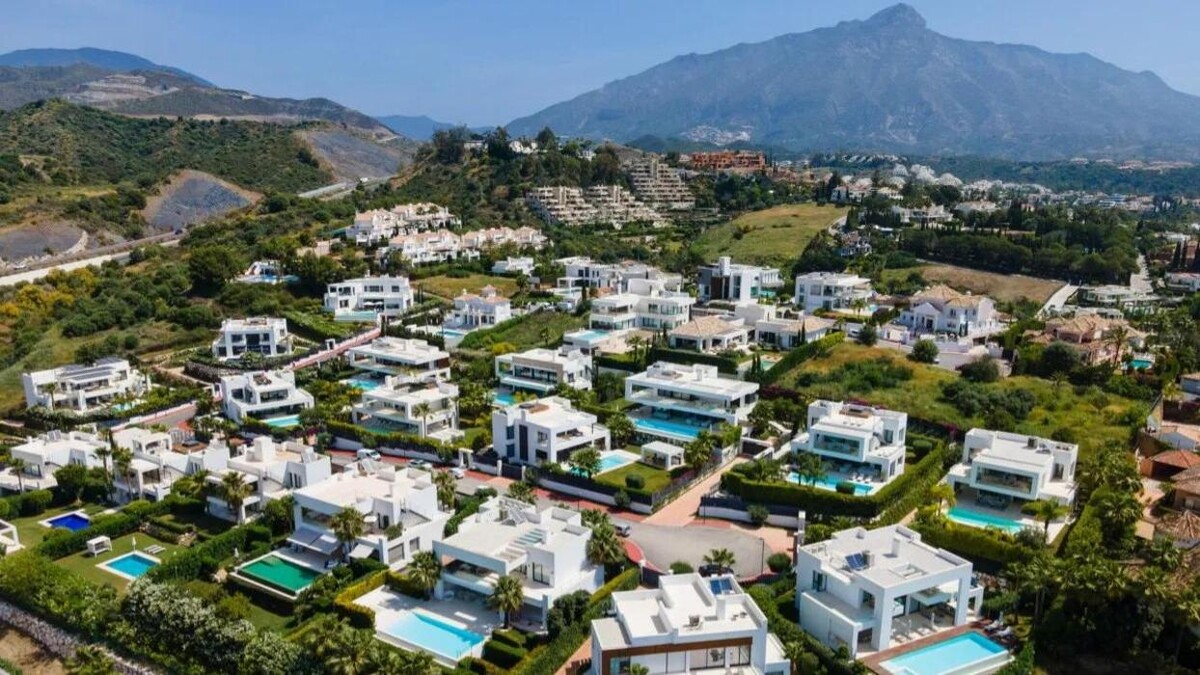 Images Gonzo Realtor Luxury Villas