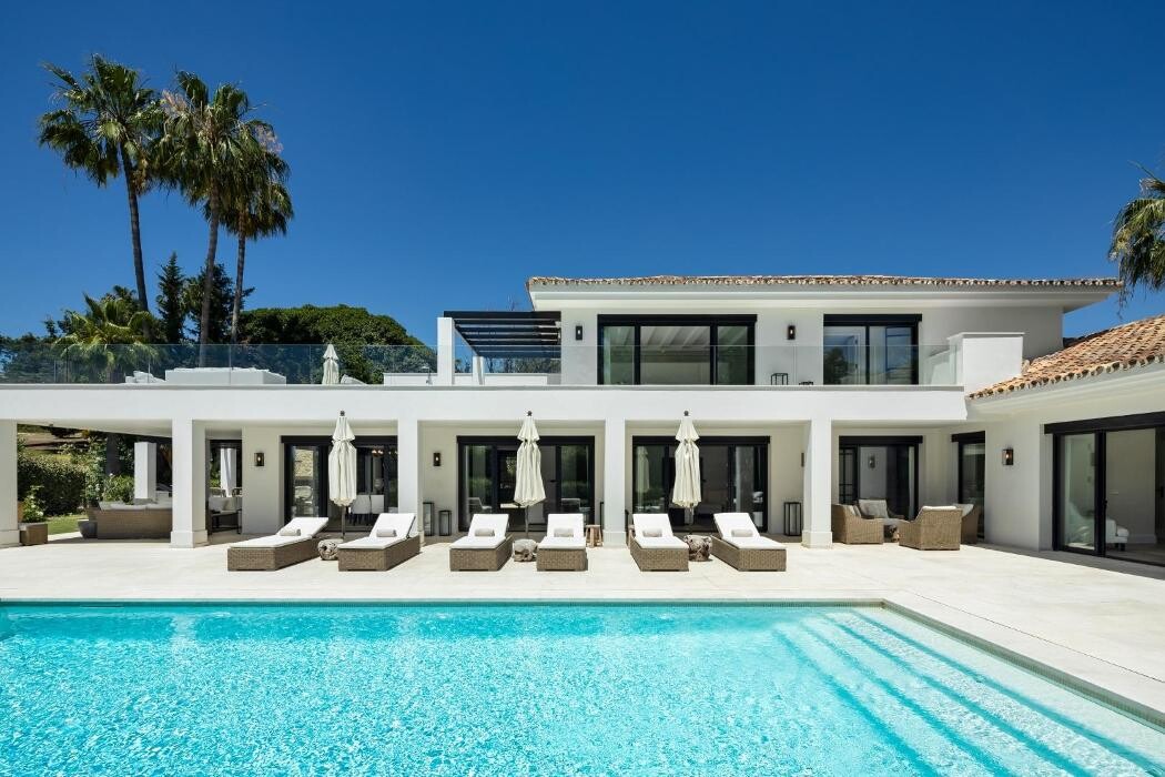 Images Gonzo Realtor Luxury Villas