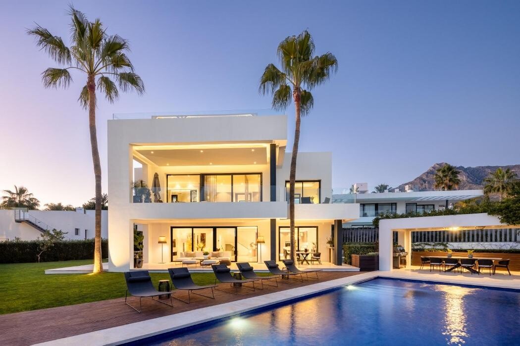 Images Gonzo Realtor Luxury Villas