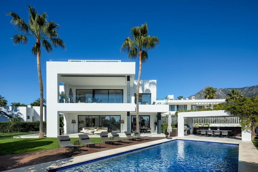 Images Gonzo Realtor Luxury Villas