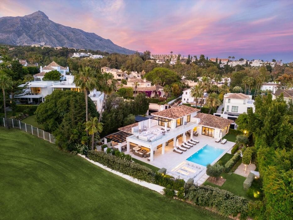 Images Gonzo Realtor Luxury Villas