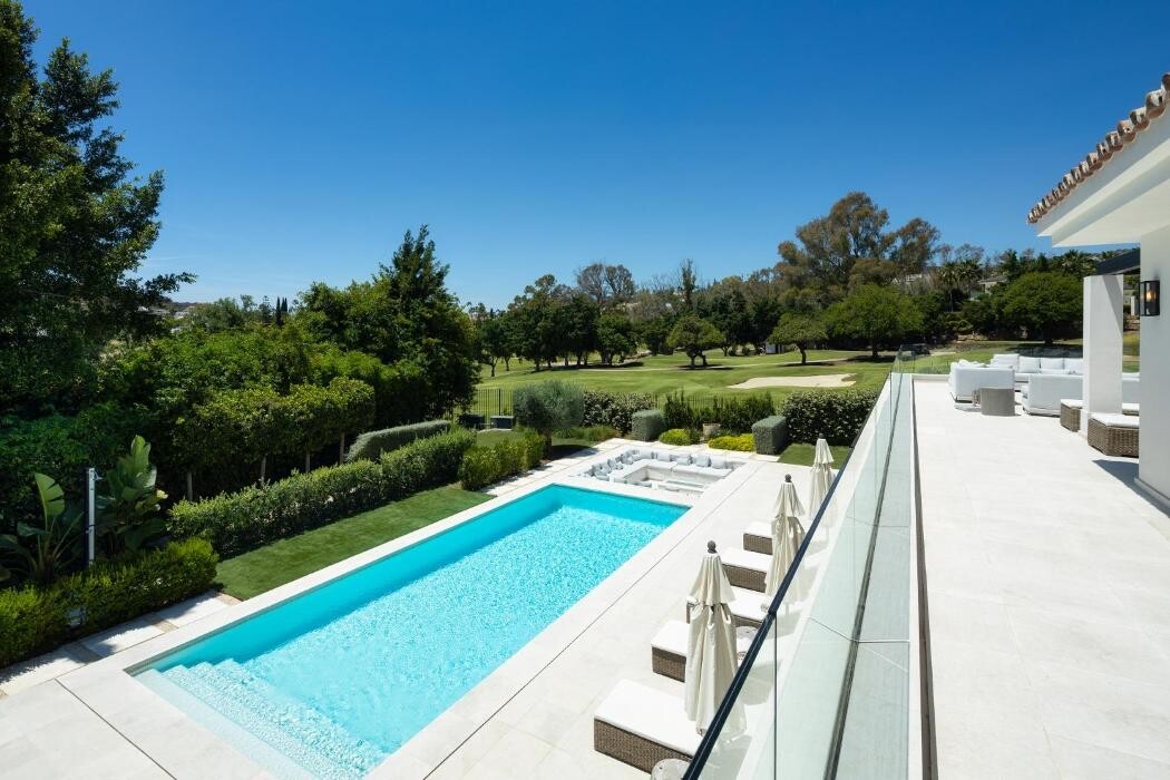 Images Gonzo Realtor Luxury Villas