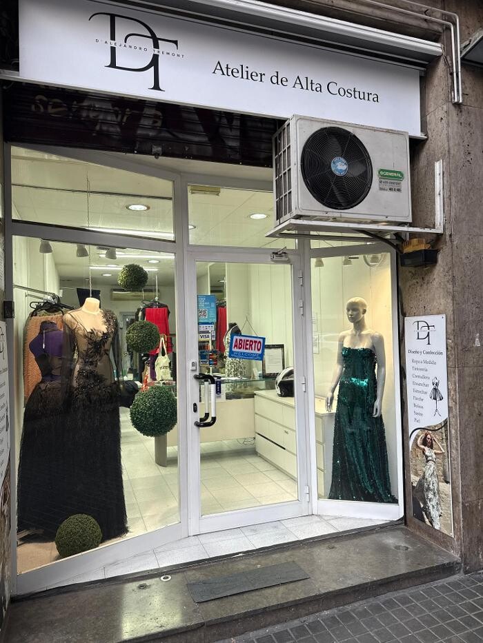 Images Luggage Storage Sant Antoni - Radical Storage