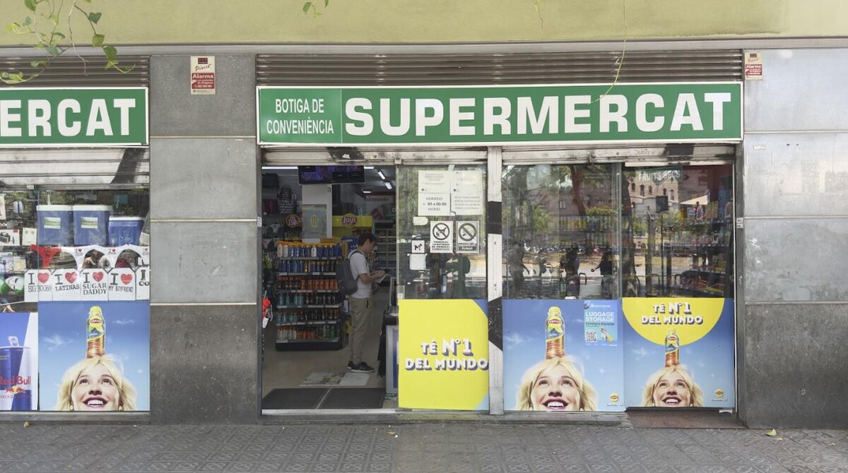 Images Luggage Storage San Sebastian Beach - Radical Storage